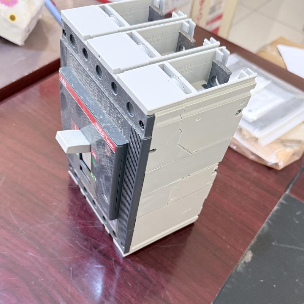ABB SACE TMAX T5N400 3 Pole