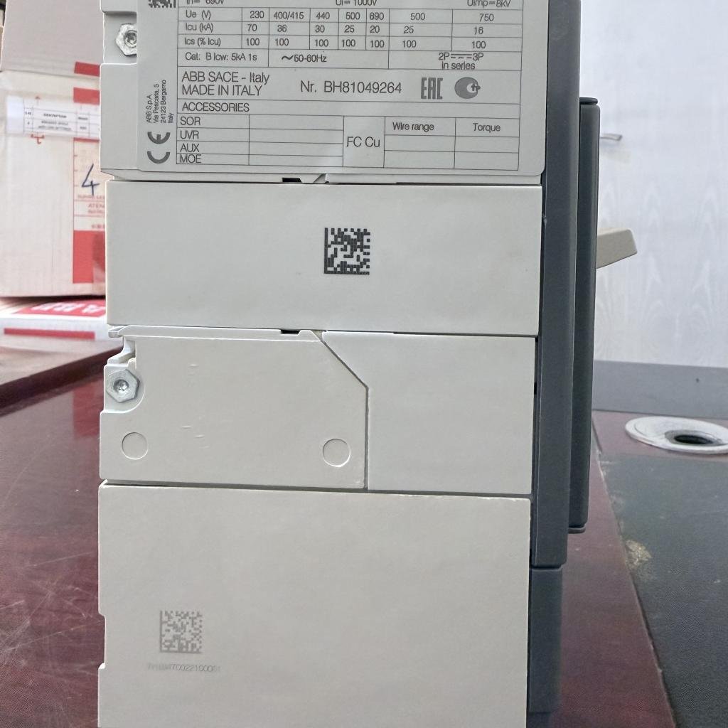 ABB SACE TMAX T5N400 3 Pole