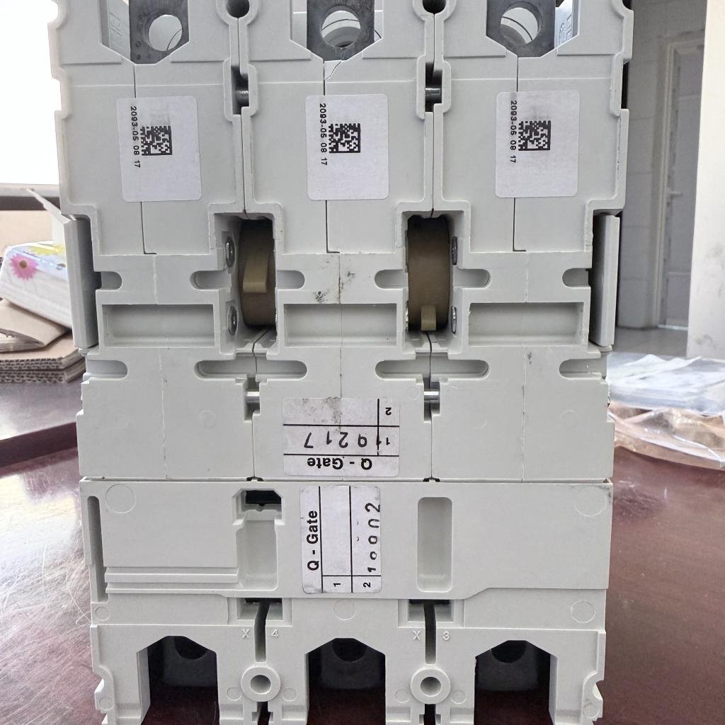 ABB SACE TMAX T5N400 3 Pole
