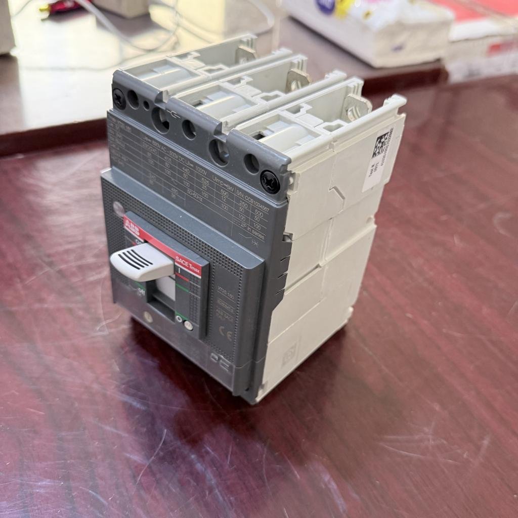ABB SACE Tmax XT2S 160 3 Pole