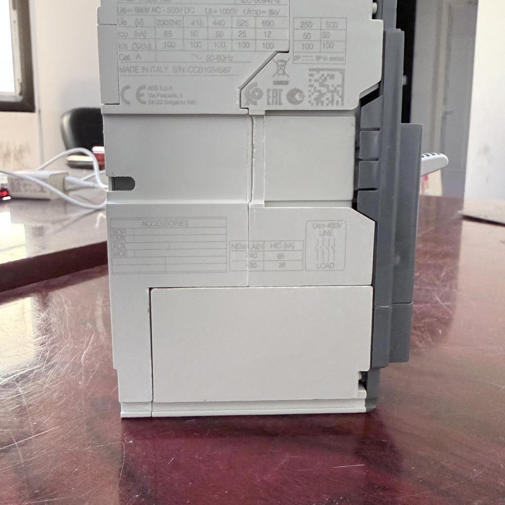 ABB SACE Tmax XT2S 160 3 Pole