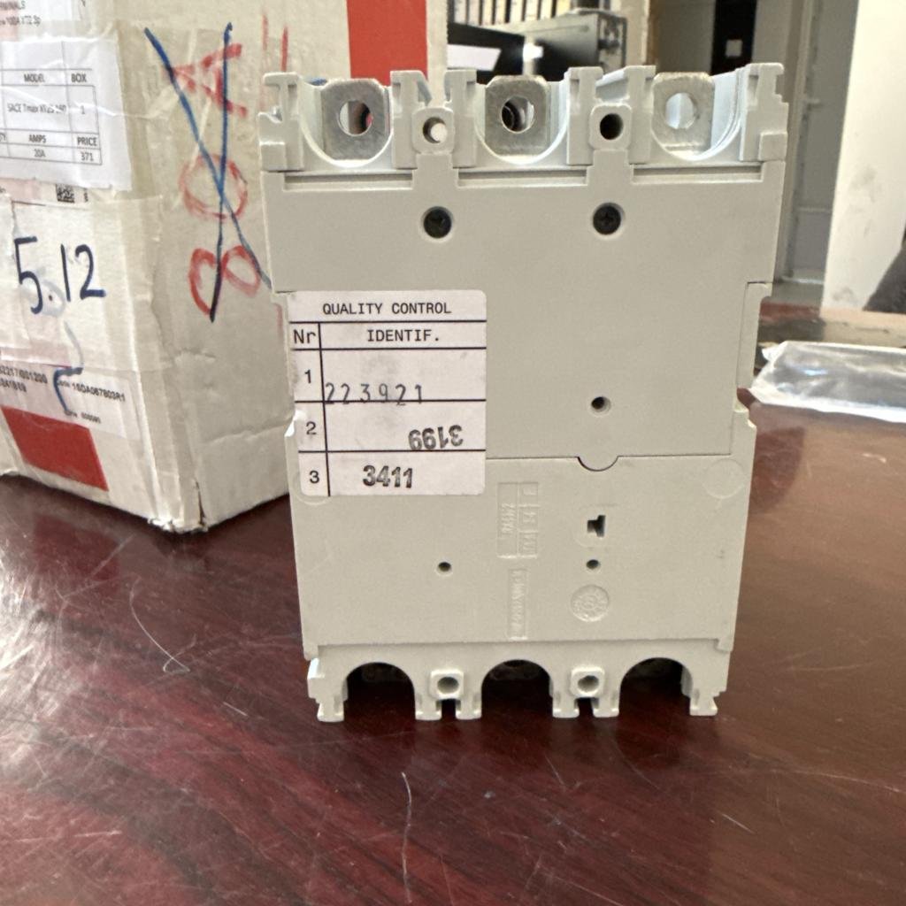 ABB SACE Tmax XT2S 160 3 Pole