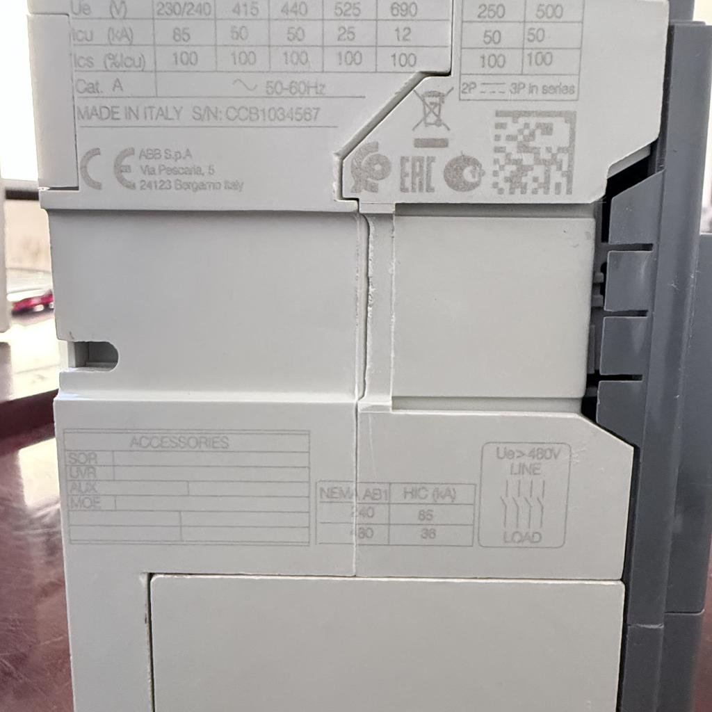 ABB SACE Tmax XT2S 160 3 Pole