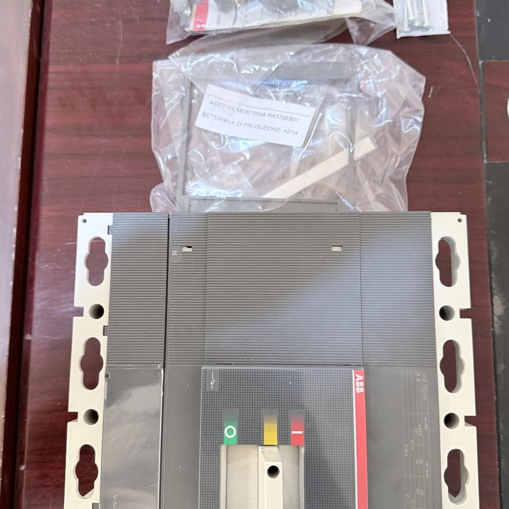 ABB SACE Tmax T6D630 4 Pole