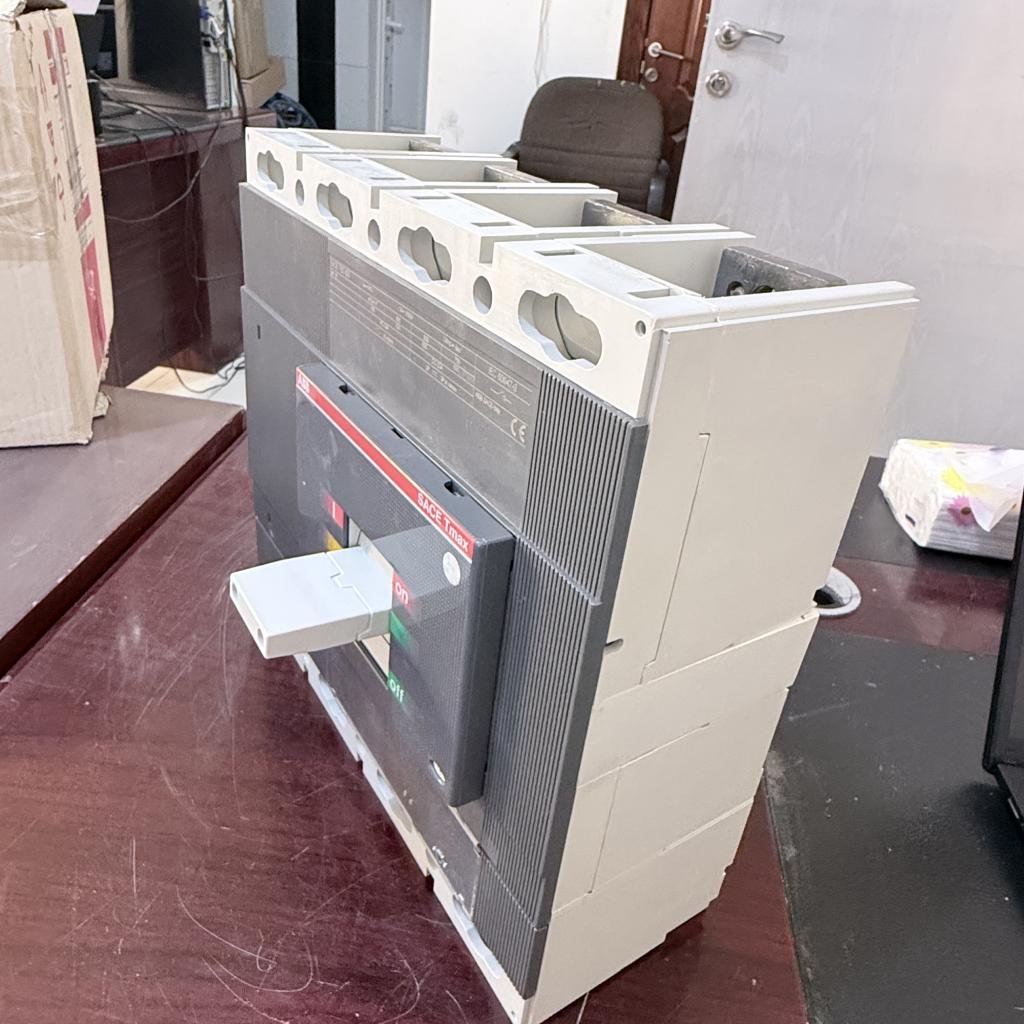 ABB SACE Tmax T6D630 4 Pole