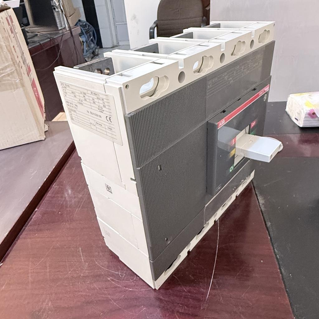 ABB SACE Tmax T6D630 4 Pole
