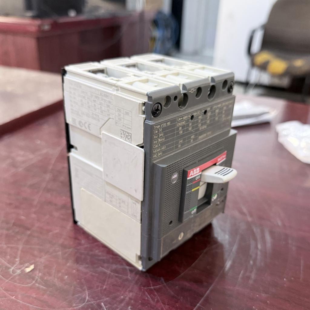 ABB SACE Tmax XT2S 160 3 Pole