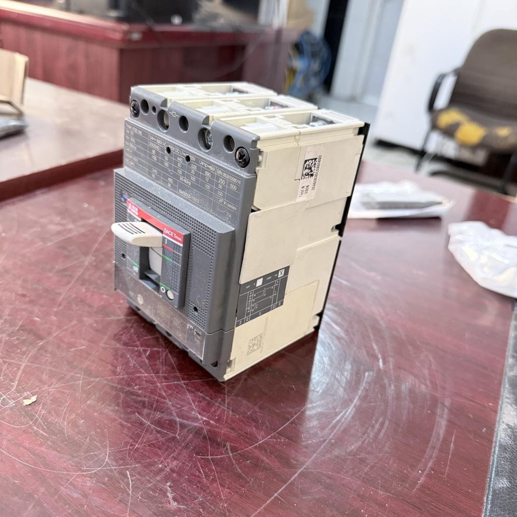 ABB SACE Tmax XT2S 160 3 Pole