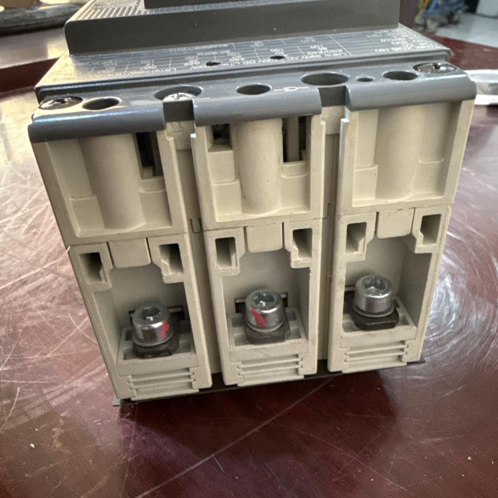 ABB SACE Tmax XT2S 160 3 Pole