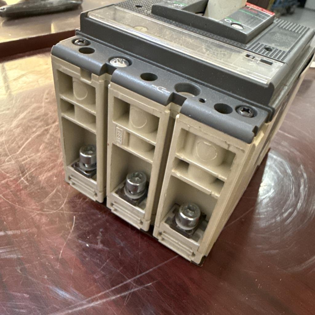 ABB SACE Tmax XT2S 160 3 Pole