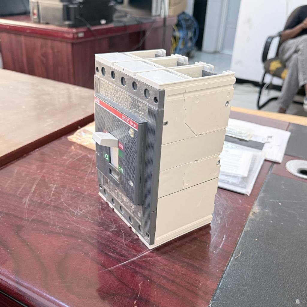 ABB SACE TMAX T5N 400 3 Pole