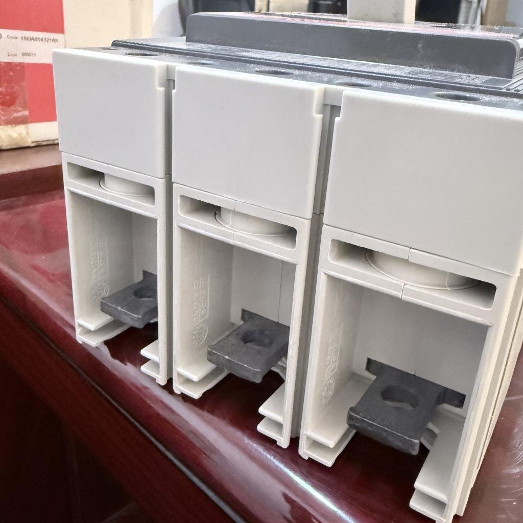 ABB SACE TMAX T5N 400 3 Pole