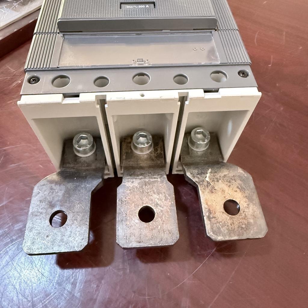 ABB SACE Tmax 3 Pole