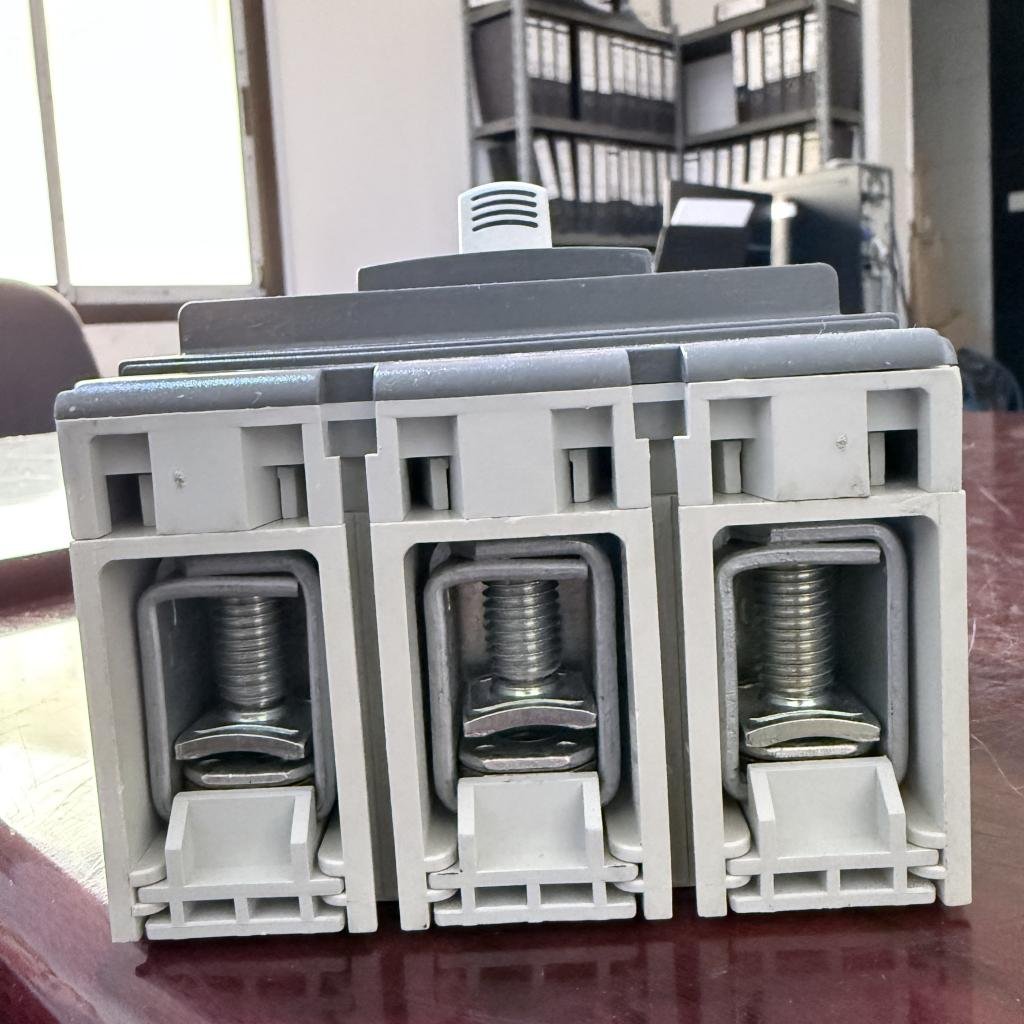 ABB SACE Tmax 3 Pole