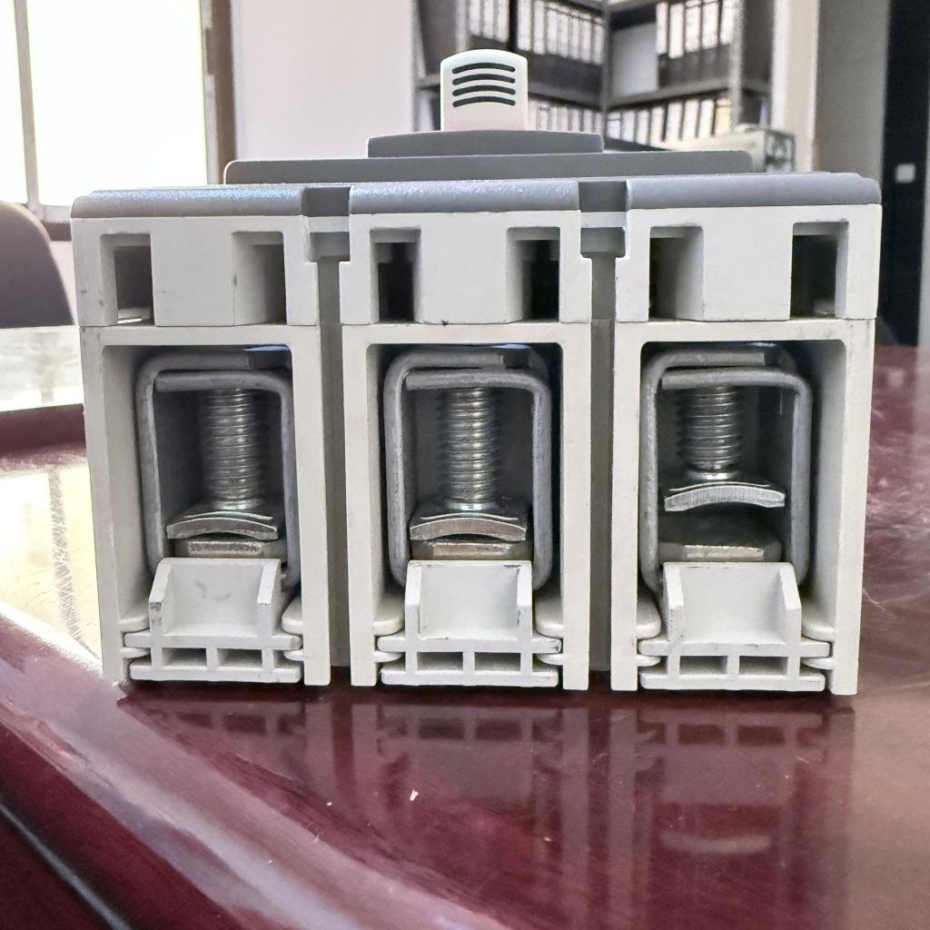 ABB SACE Tmax 3 Pole
