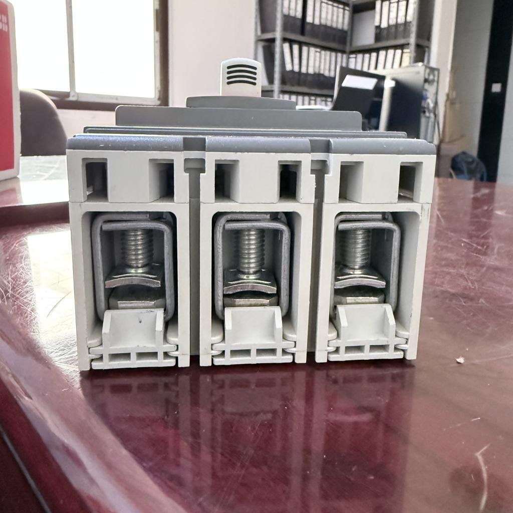 ABB SEC T. Amb 55 3 Pole
