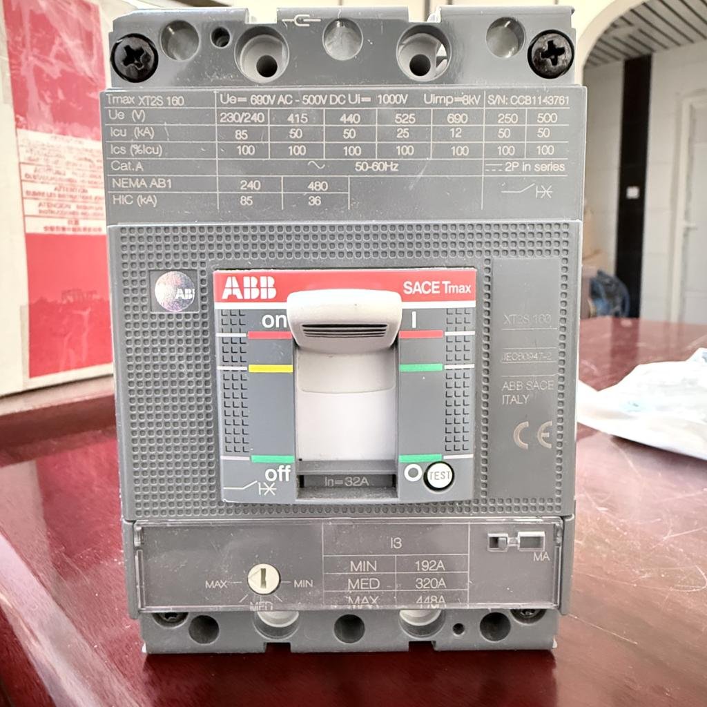 ABB SACE Tmax XT2S 160 3 Pole