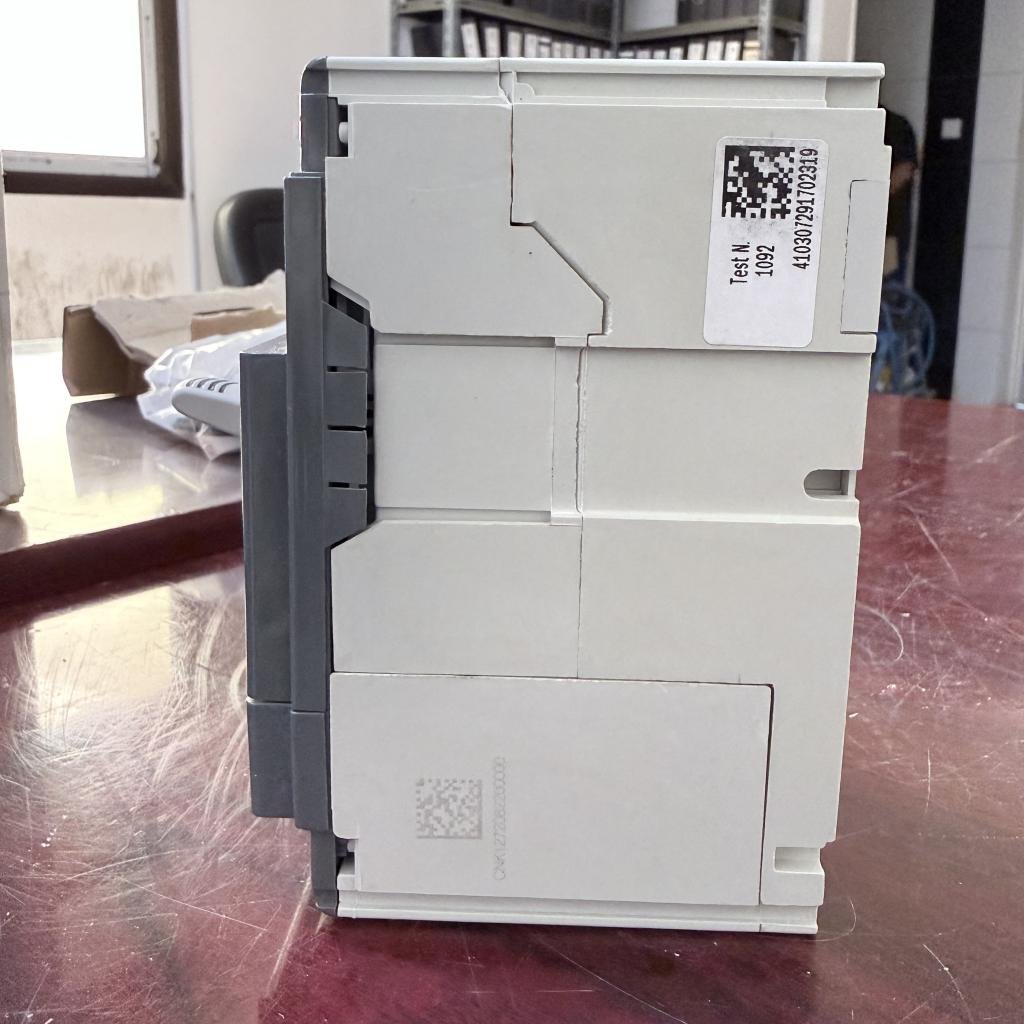 ABB SACE Tmax XT2S 160 3 Pole