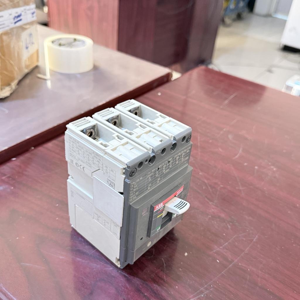 ABB SACE Tmax XT2S 160 3 Pole