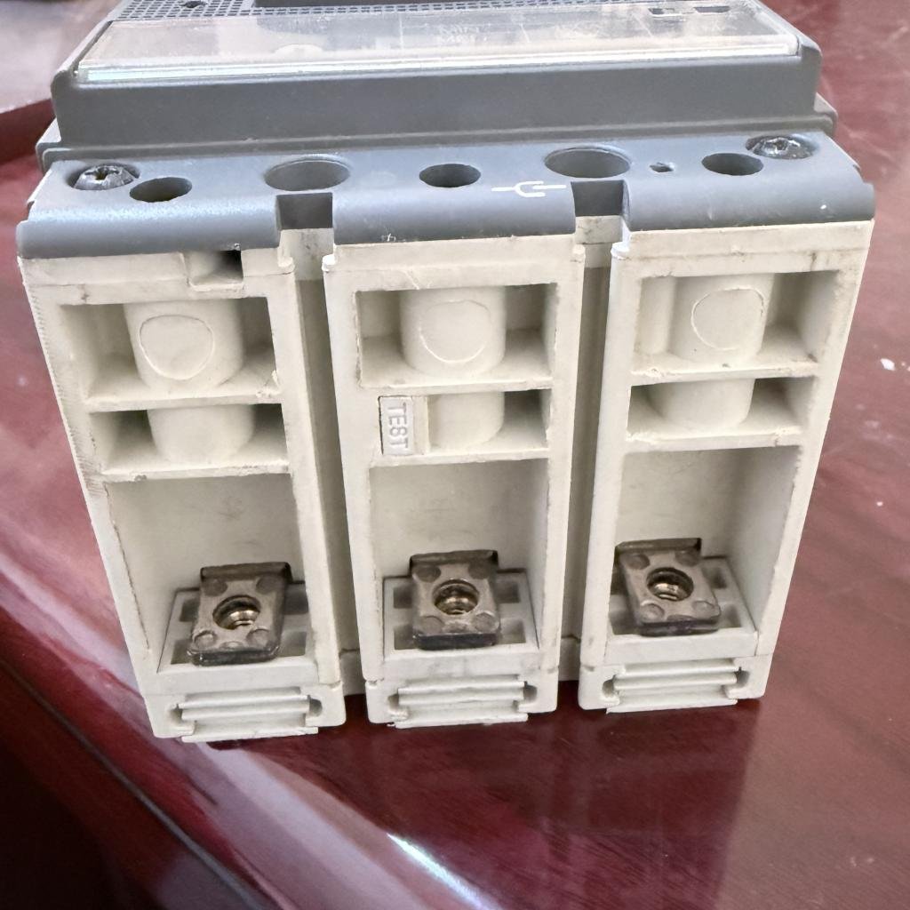 ABB SACE Tmax XT2S 160 3 Pole