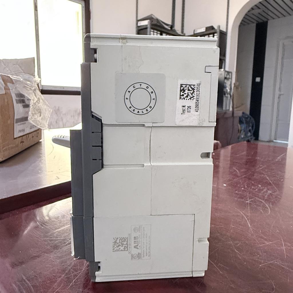 ABB SACE Tmax XT4N 250 3 Pole