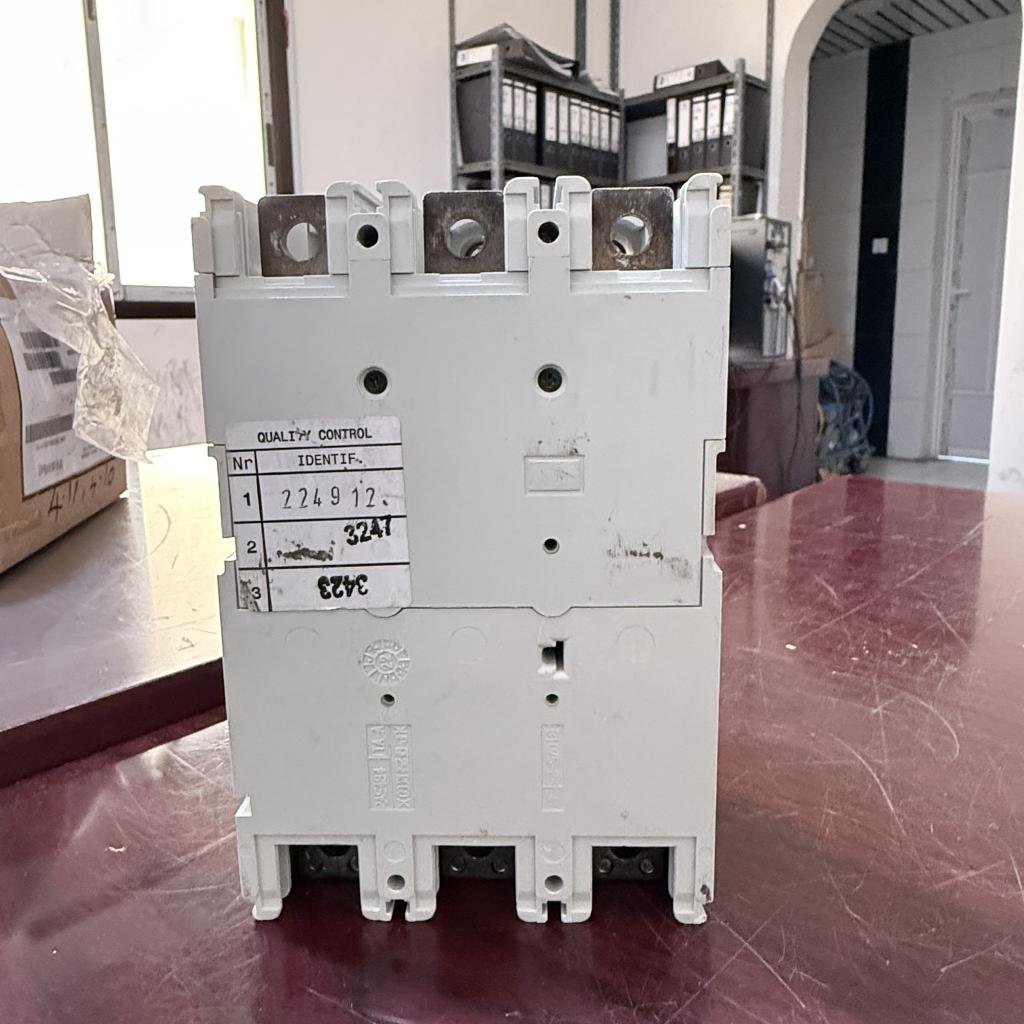 ABB SACE Tmax XT4N 250 3 Pole