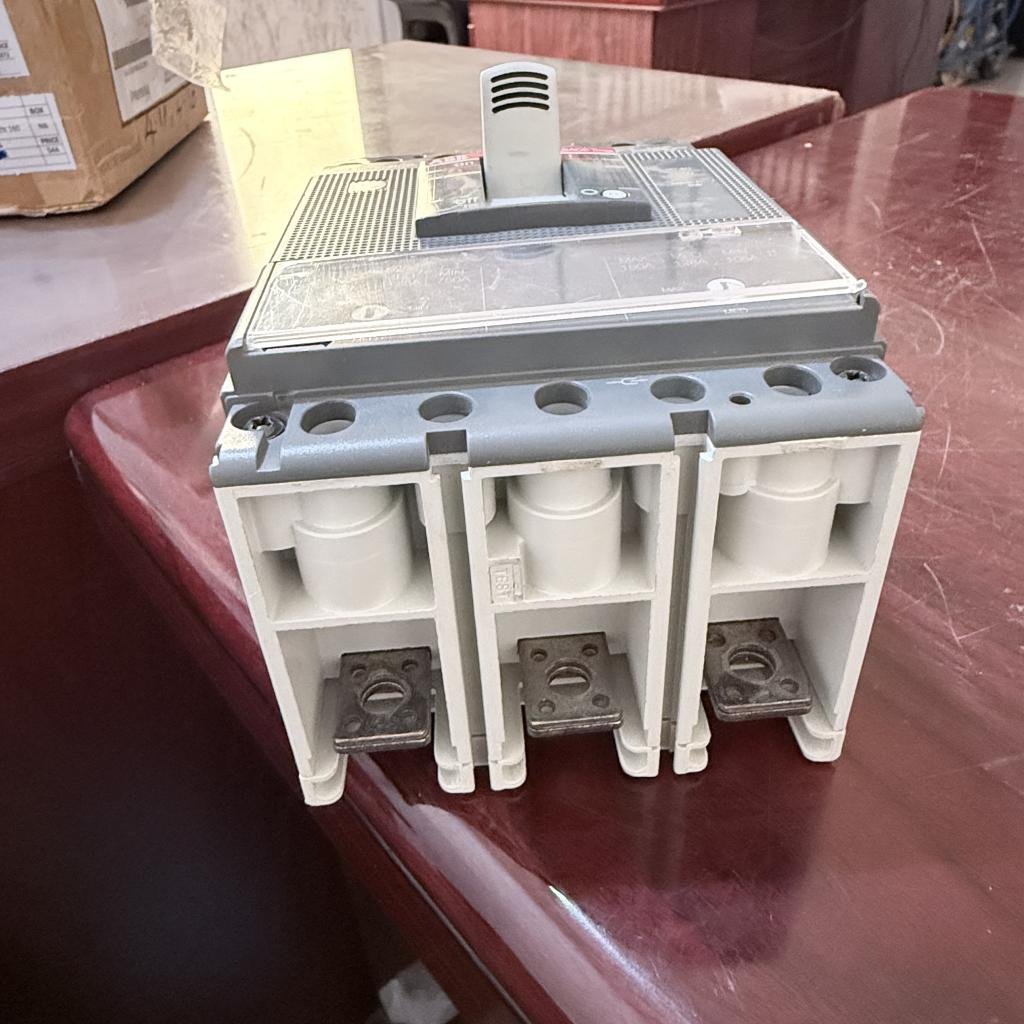 ABB SACE Tmax XT4N 250 3 Pole