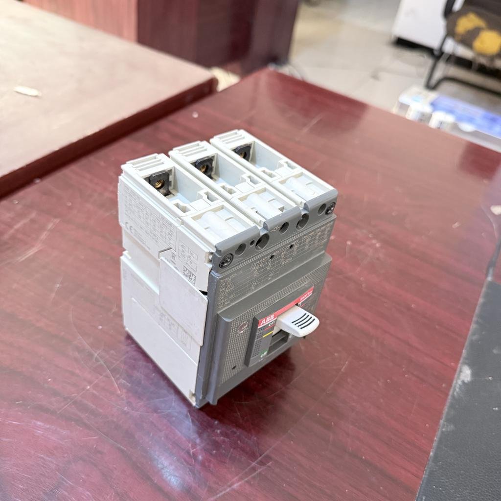ABB SACE TMAX XT2N 160 3 Pole