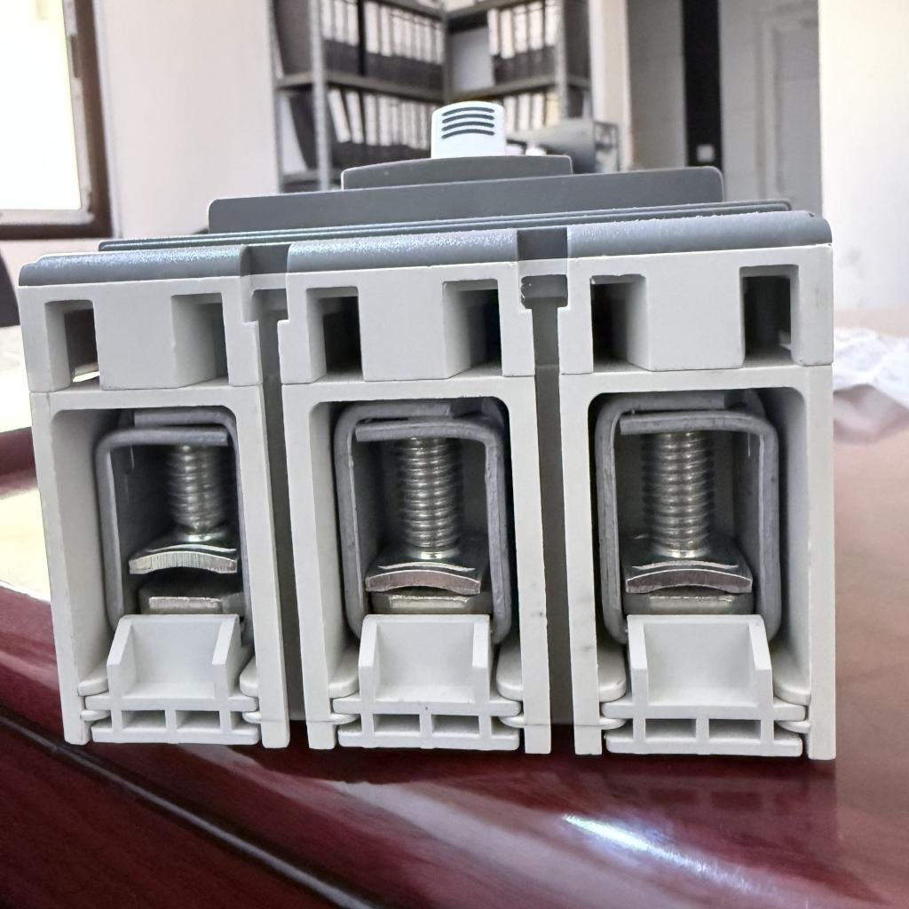 ABB SACE Tmax 3 Pole