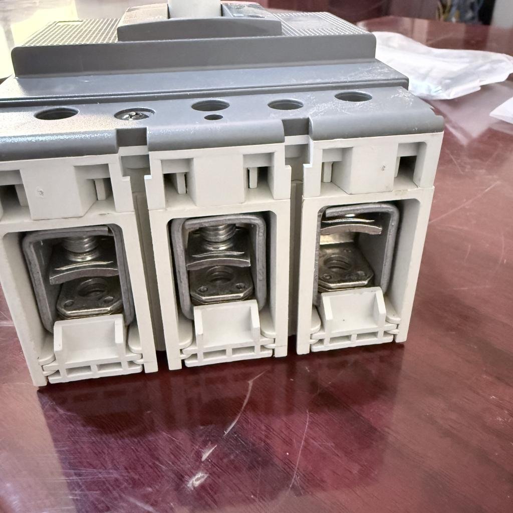 ABB SACE Tmax 3 Pole