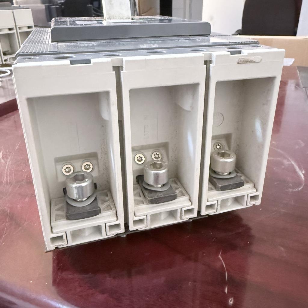 ABB SACE Tmax T5N 400 3 Pole