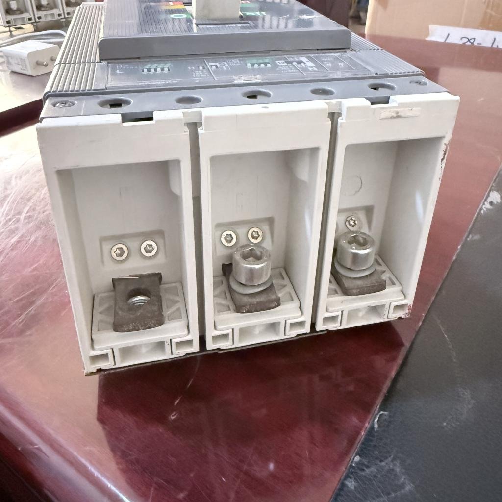 ABB SACE Tmax T5N 400 3 Pole