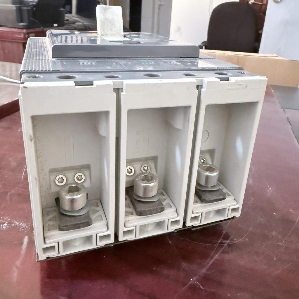 ABB SACE Tmax T5N 400 3 Pole