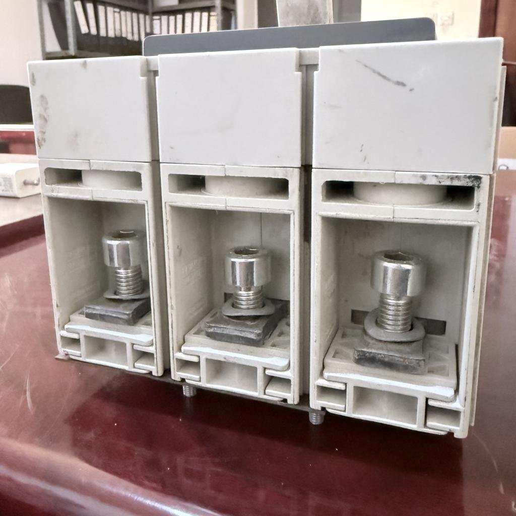 ABB SACE Tmax T5N 400 3 Pole
