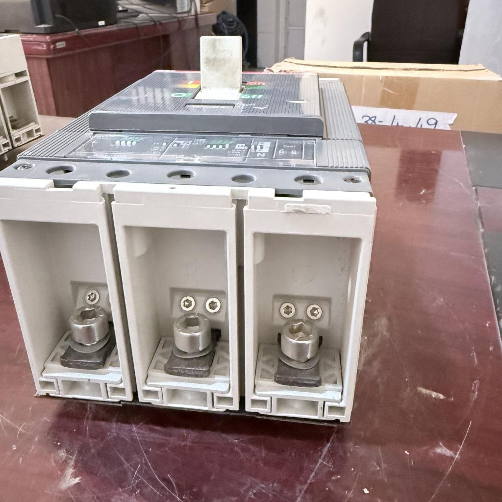 ABB SACE Tmax T5N 400 3 Pole
