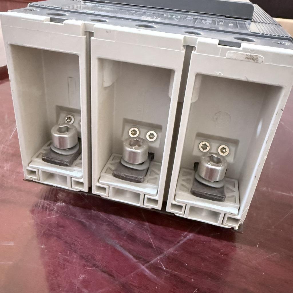 ABB SACE Tmax T5N 400 3 Pole