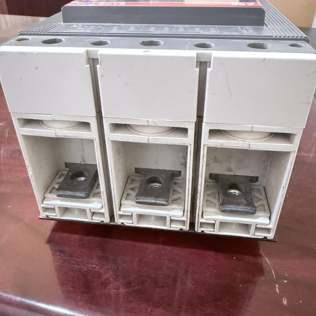 ABB SACE Tmax T5N 400 3 Pole