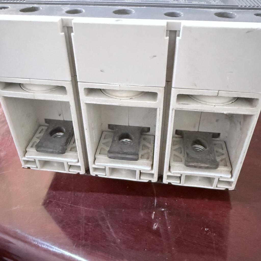 ABB SACE Tmax T5N 400 3 Pole