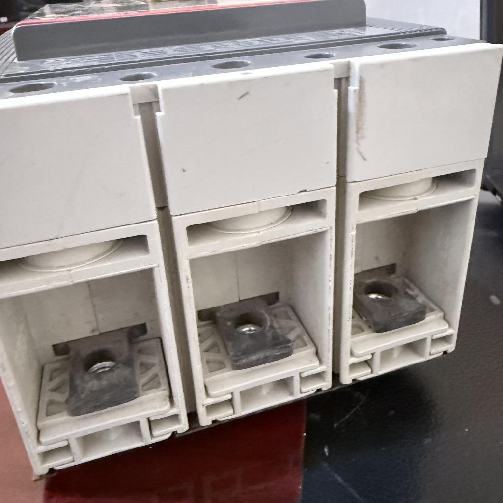 ABB SACE Tmax T5N 400 3 Pole