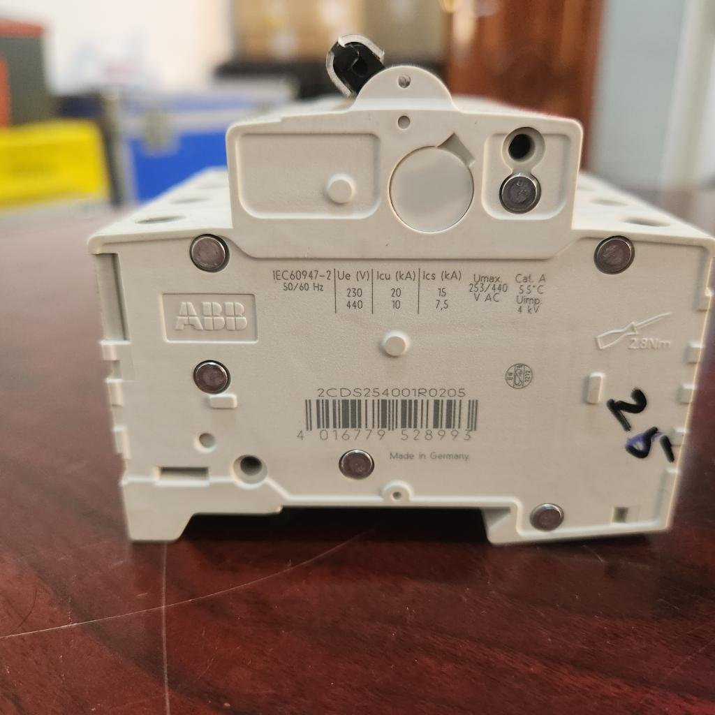 ABB S204 B20 4 Pole