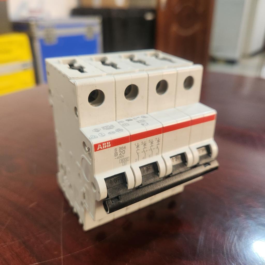 ABB S204 B20 4 Pole
