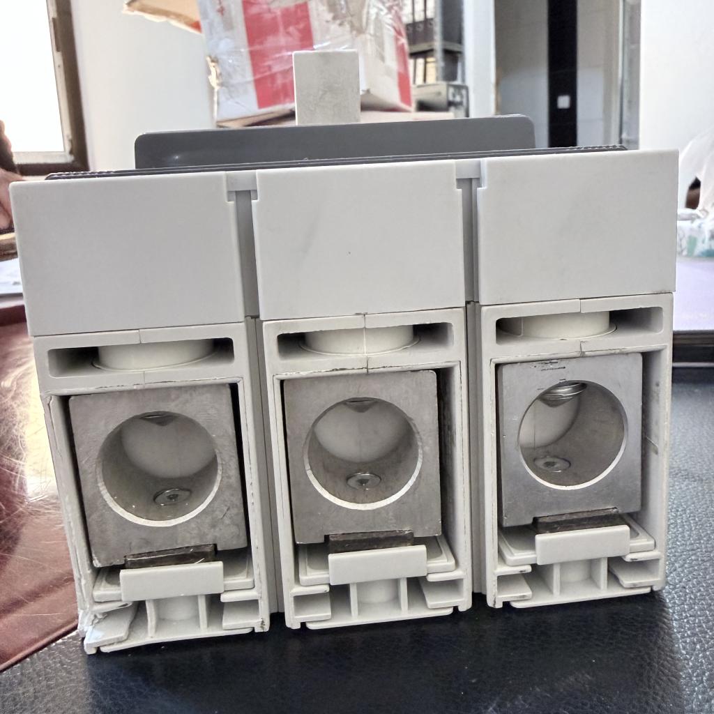 ABB SACE Tmax 3 Pole